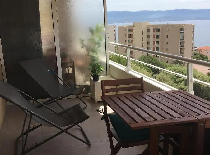 Appartement T3 Classé 3 étoiles Vue Avec Terrasse ,plage 2 Minutes à Pied *