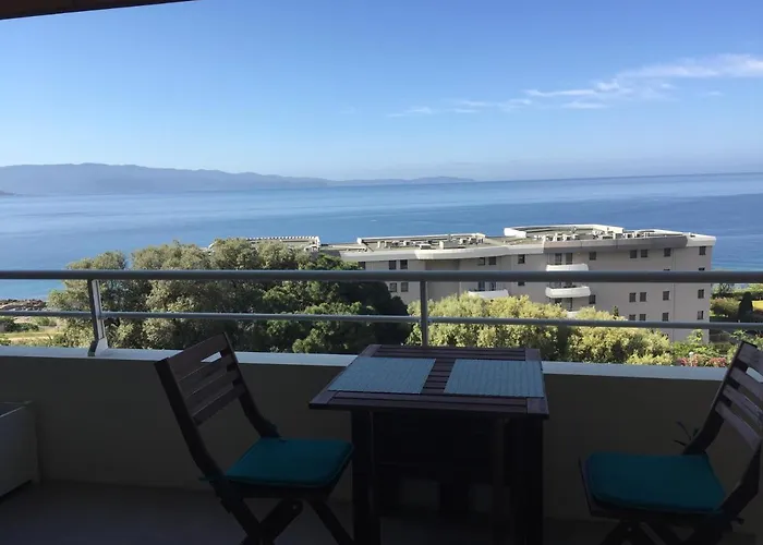 T3 Classé 3 étoiles Vue Avec Terrasse ,plage 2 Minutes à Pied Ajaccio (Corsica)