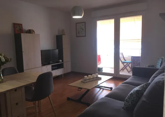 Appartement T3 Classé 3 étoiles Vue Avec Terrasse ,plage 2 Minutes à Pied