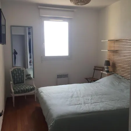 T3 Classe 3 Etoiles Vue Avec Terrasse ,plage 2 Minutes A Pied Appartement Ajaccio (Corsica)
