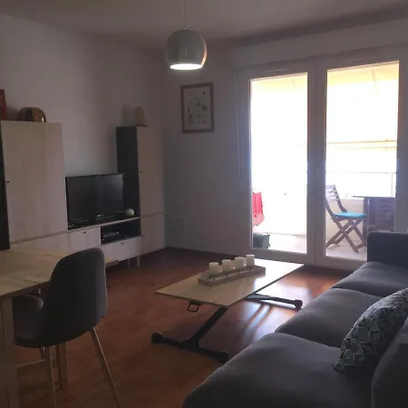 Appartement T3 Classé 3 étoiles Vue Avec Terrasse ,plage 2 Minutes à Pied