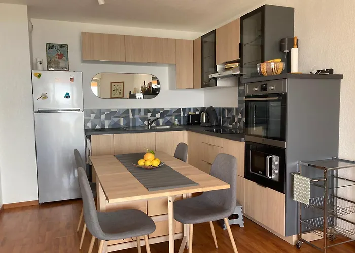 T3 Classe 3 Etoiles Vue Avec Terrasse ,plage 2 Minutes A Pied Appartement *